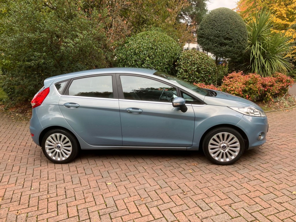 View FORD FIESTA 1.4 Titanium