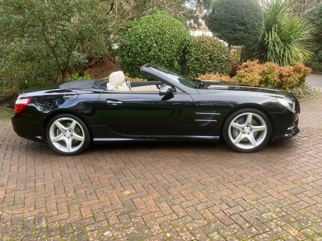 View MERCEDES-BENZ SL 3.5 SL350 V6 AMG SPORT