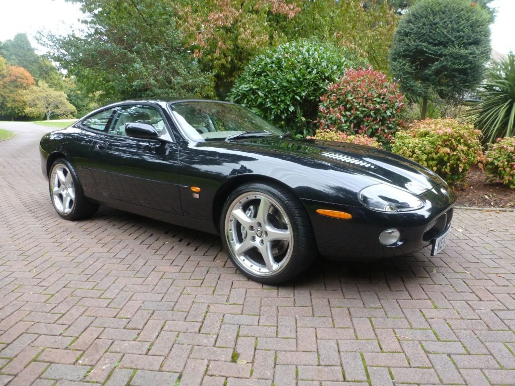 JAGUAR XKR