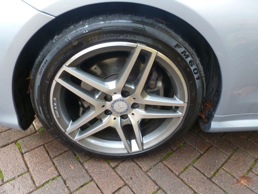 MERCEDES-BENZ E CLASS