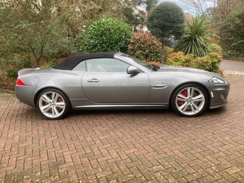 JAGUAR XKR