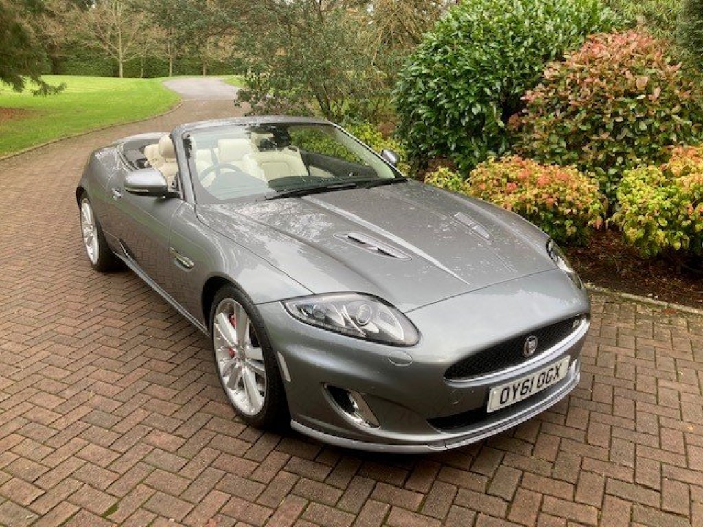 JAGUAR XKR
