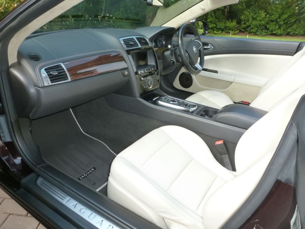 View JAGUAR XK PORTFOLIO