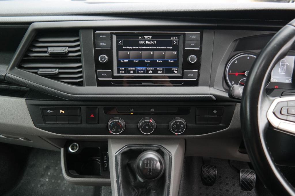 VOLKSWAGEN TRANSPORTER