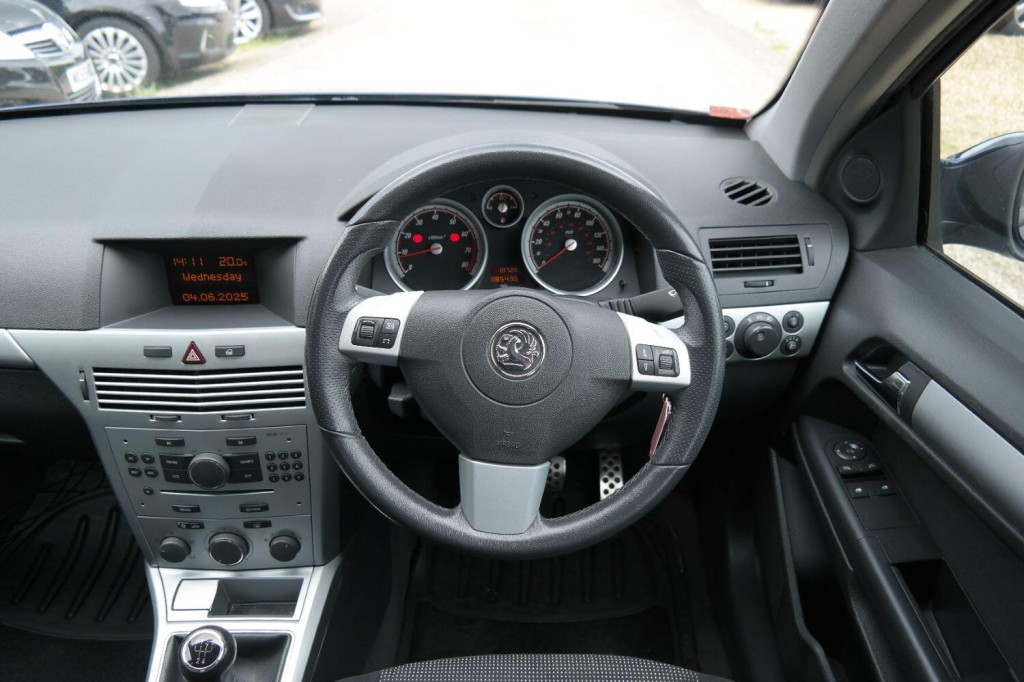 VAUXHALL ASTRA