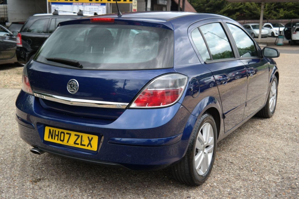 VAUXHALL ASTRA
