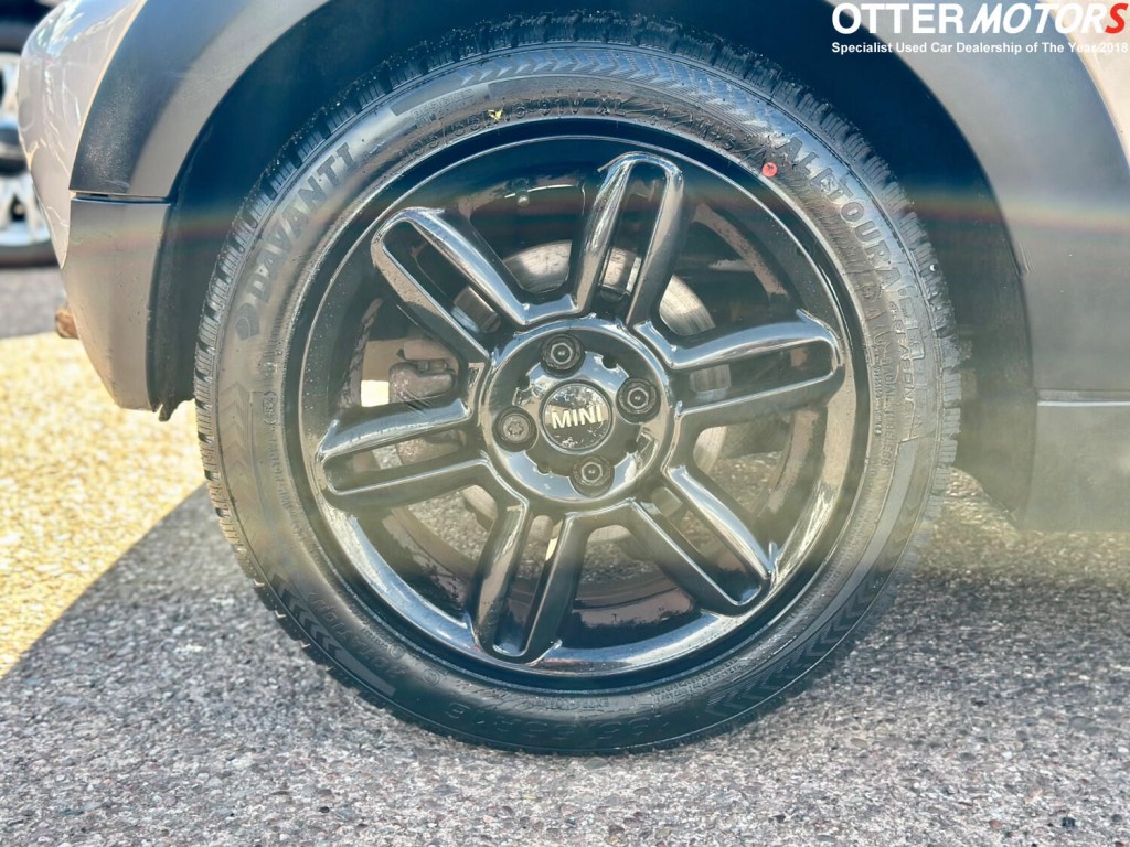 MINI HATCH