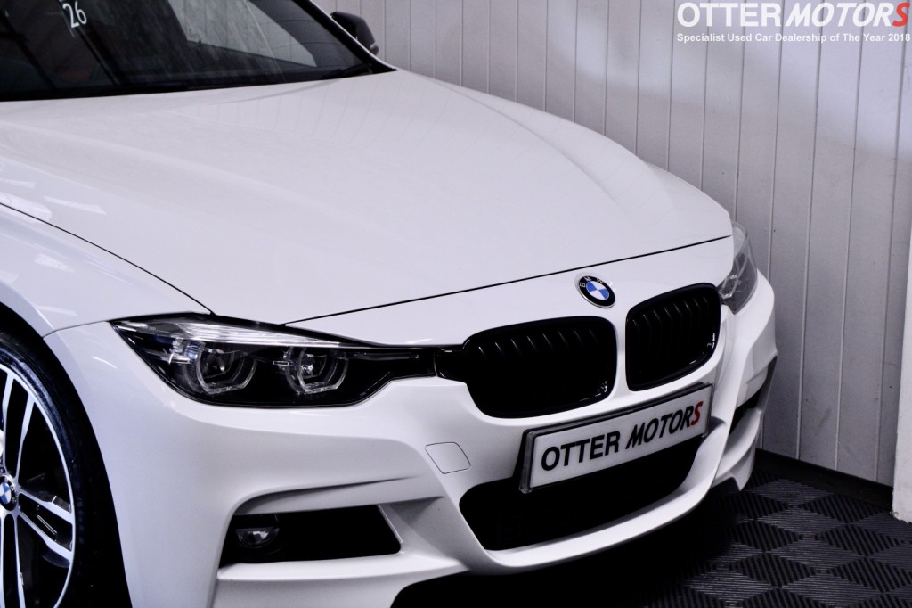 BMW 3 SERIES