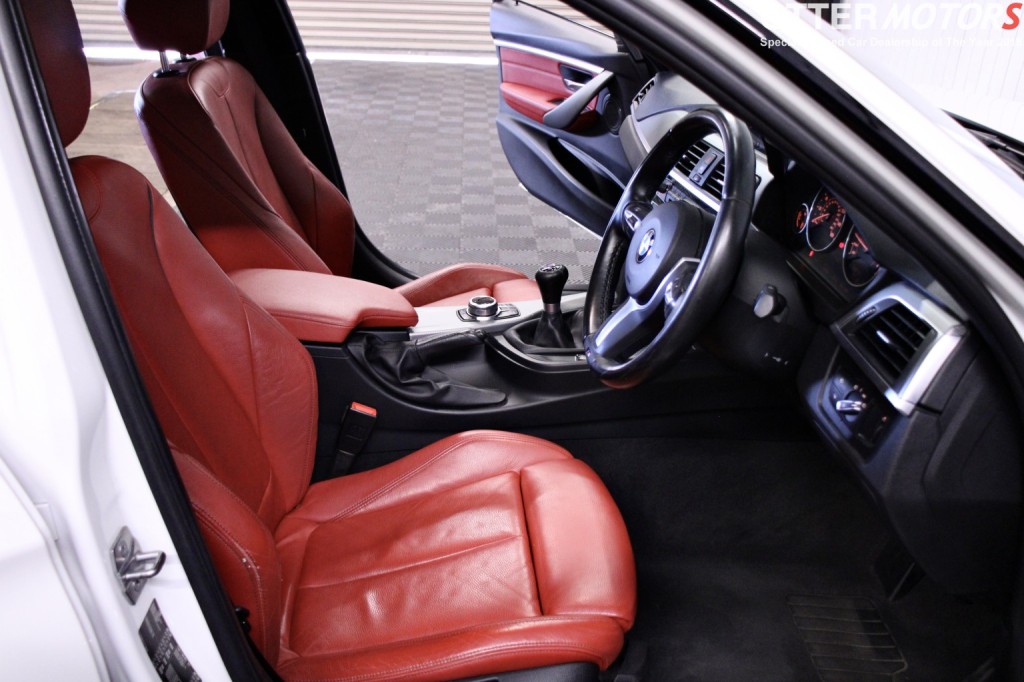 BMW 3 SERIES