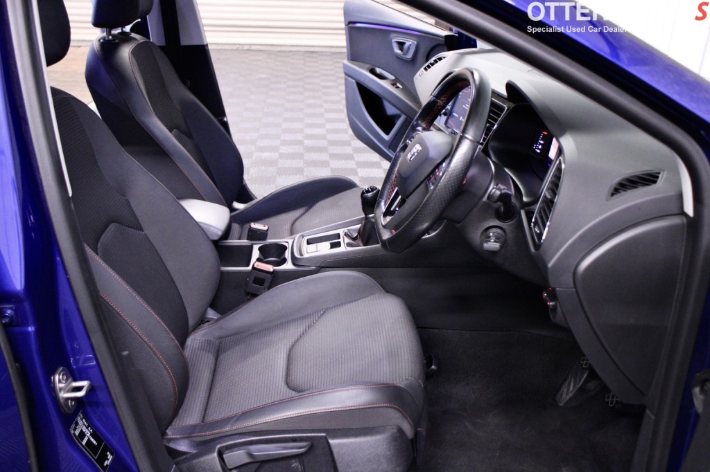 SEAT LEON