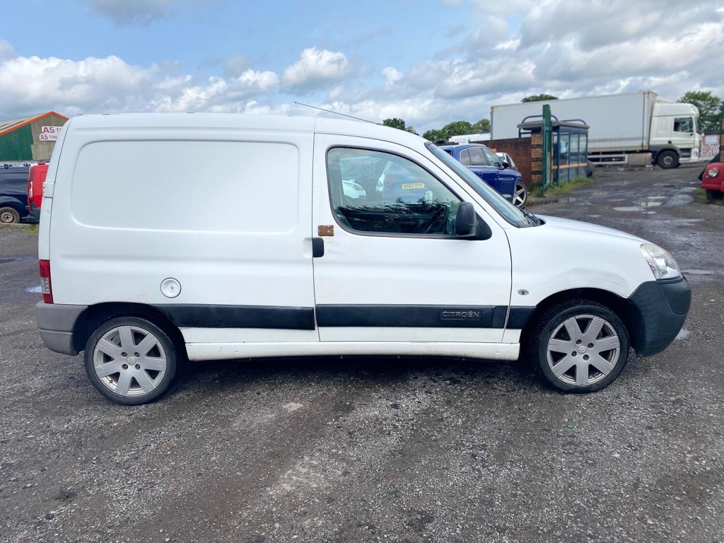 View CITROEN BERLINGO 1.6 HDi 600TD Enterprise