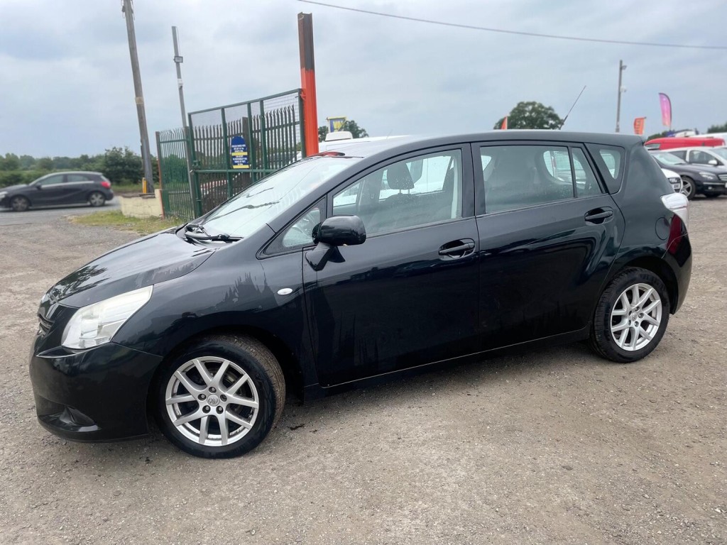 View TOYOTA VERSO 2.0 D-4D T Spirit