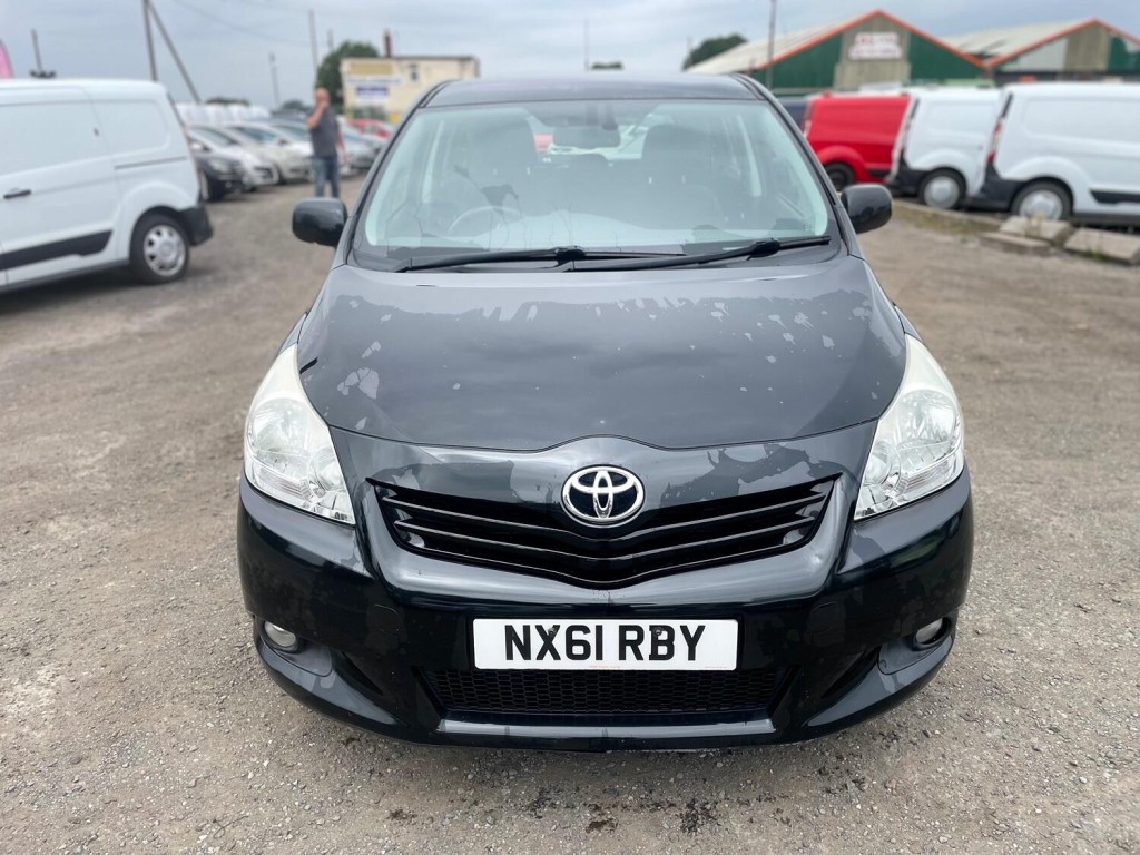 View TOYOTA VERSO 2.0 D-4D T Spirit