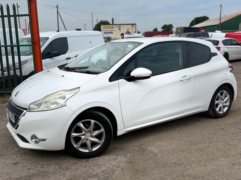 View PEUGEOT 208 1.2 VTi Active
