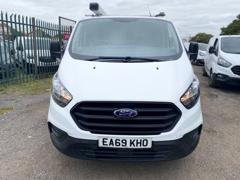 View FORD TRANSIT CUSTOM 2.0 340 EcoBlue Leader