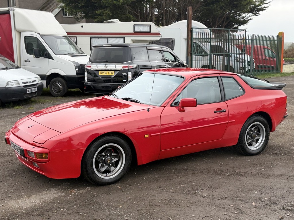 View PORSCHE 944 2.5