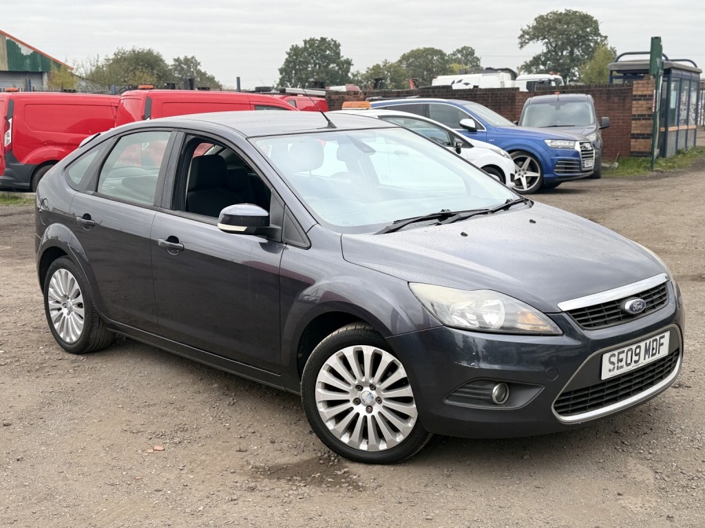 View FORD FOCUS 1.6 Titanium