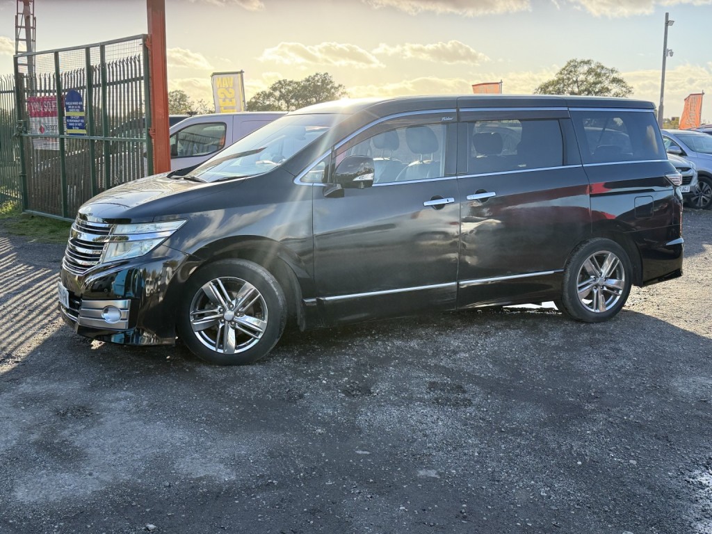 View NISSAN ELGRAND 7 Seater