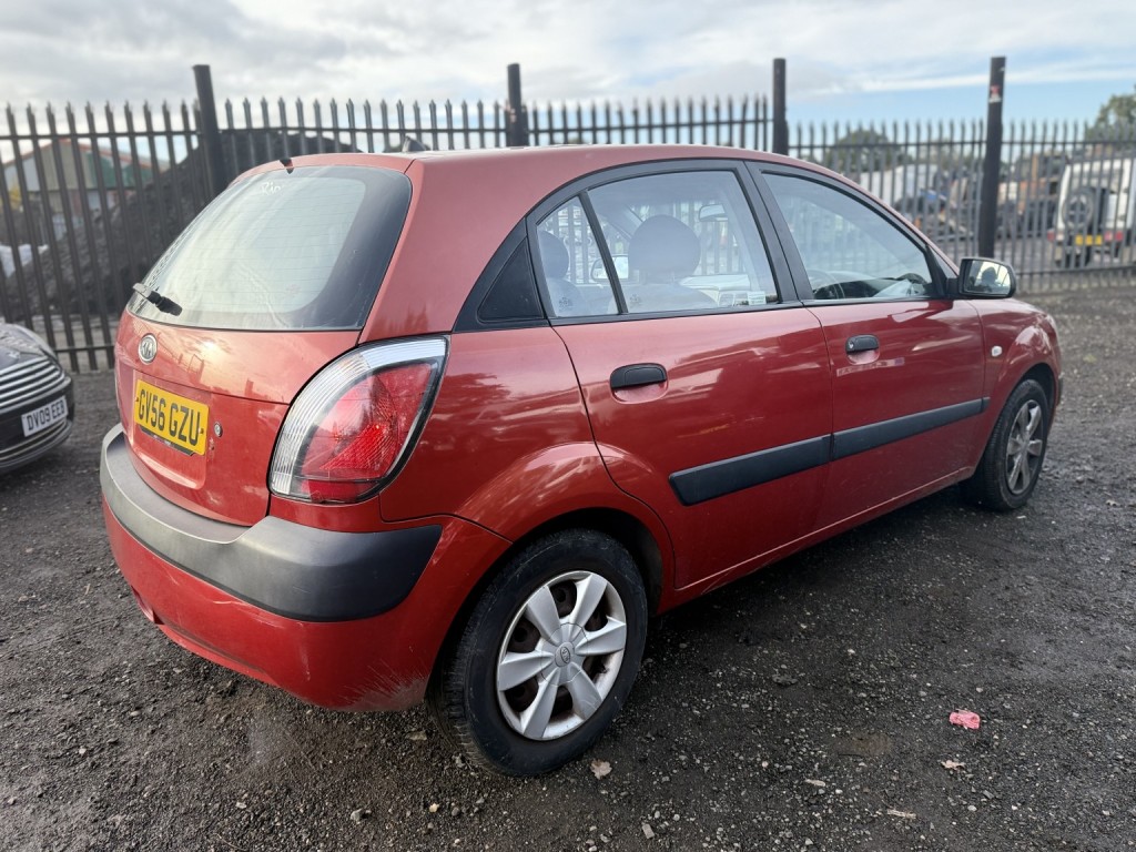 View KIA RIO 1.4 GS