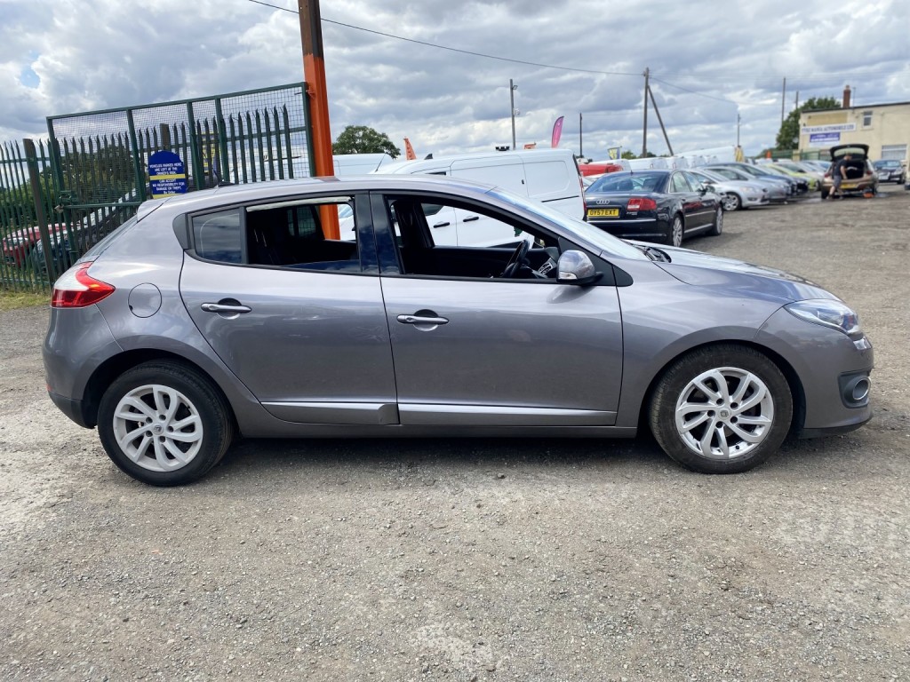 View RENAULT MEGANE 1.5 Dynamique TomTom Energy dCi 110 Stop & Start