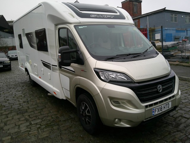 SWIFT CHAMPAGNE 694 CHAMPAGNE