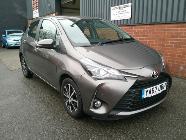 TOYOTA YARIS 1.5 VVT-i Icon Tech
