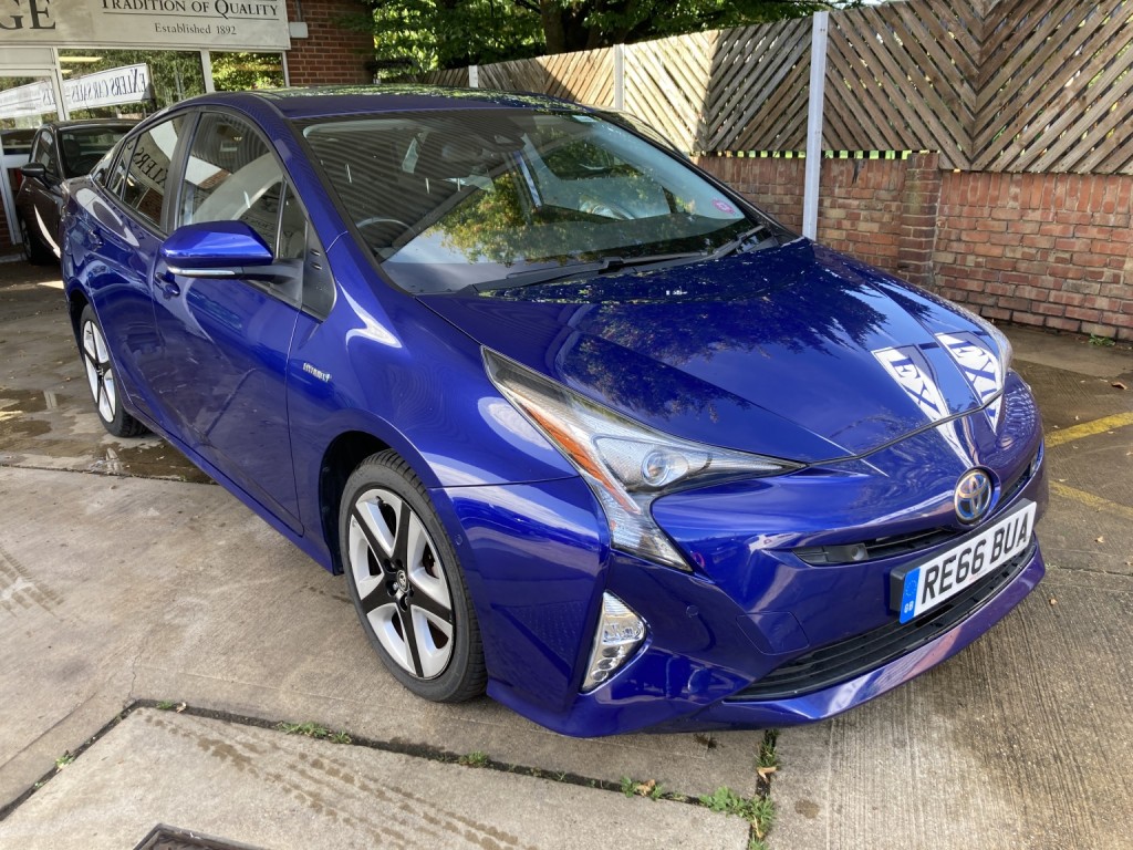 View TOYOTA PRIUS 1.8 VVT-h Business Edition Plus