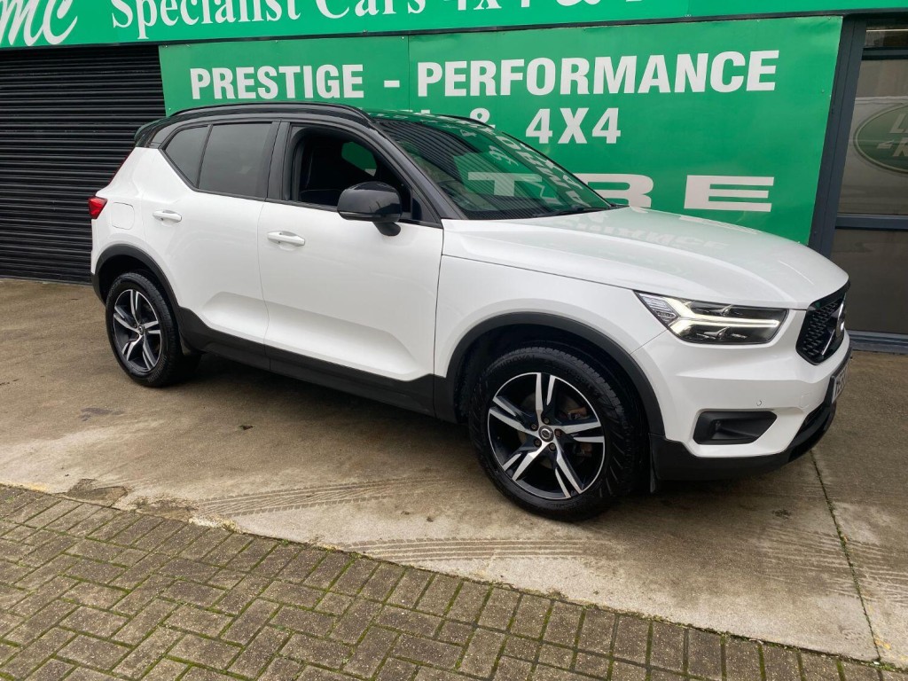 VOLVO XC40