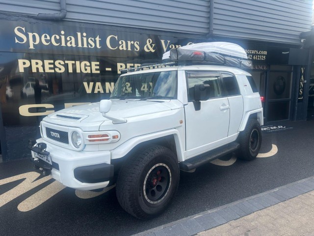 TOYOTA FJ CRUISER