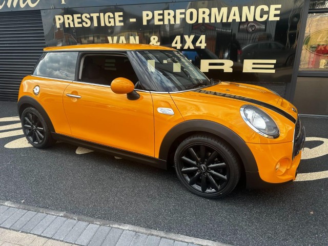MINI HATCH