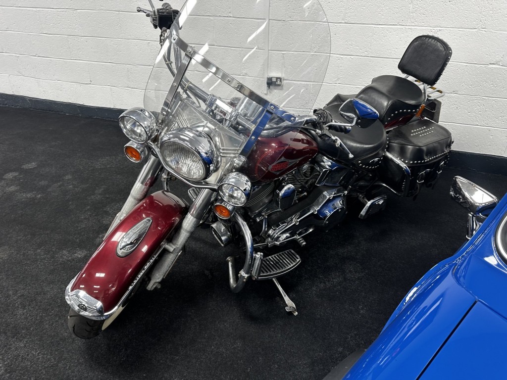 HARLEY-DAVIDSON Softail