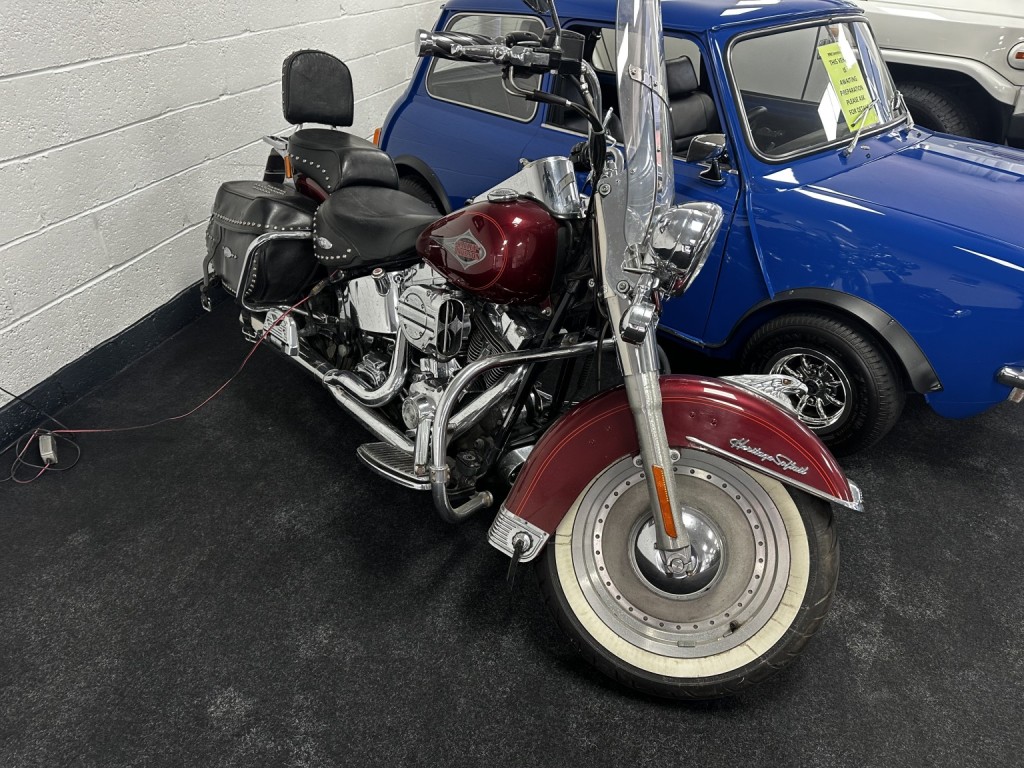 HARLEY-DAVIDSON Softail