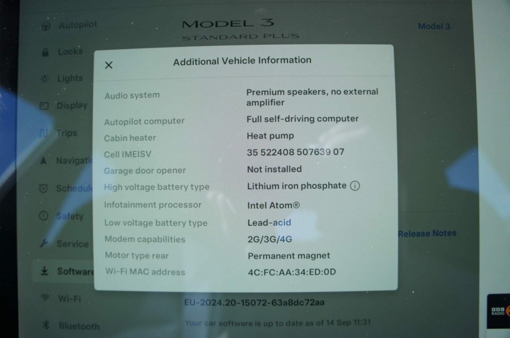 TESLA MODEL 3