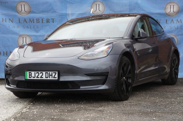TESLA MODEL 3