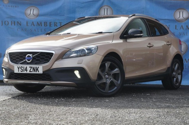 VOLVO V40 CROSS COUNTRY