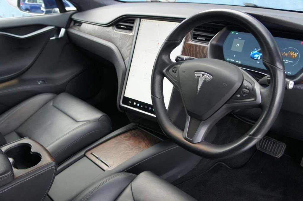 TESLA MODEL S