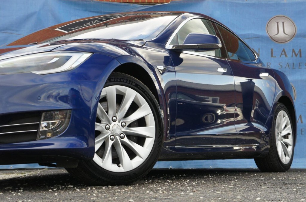 TESLA MODEL S
