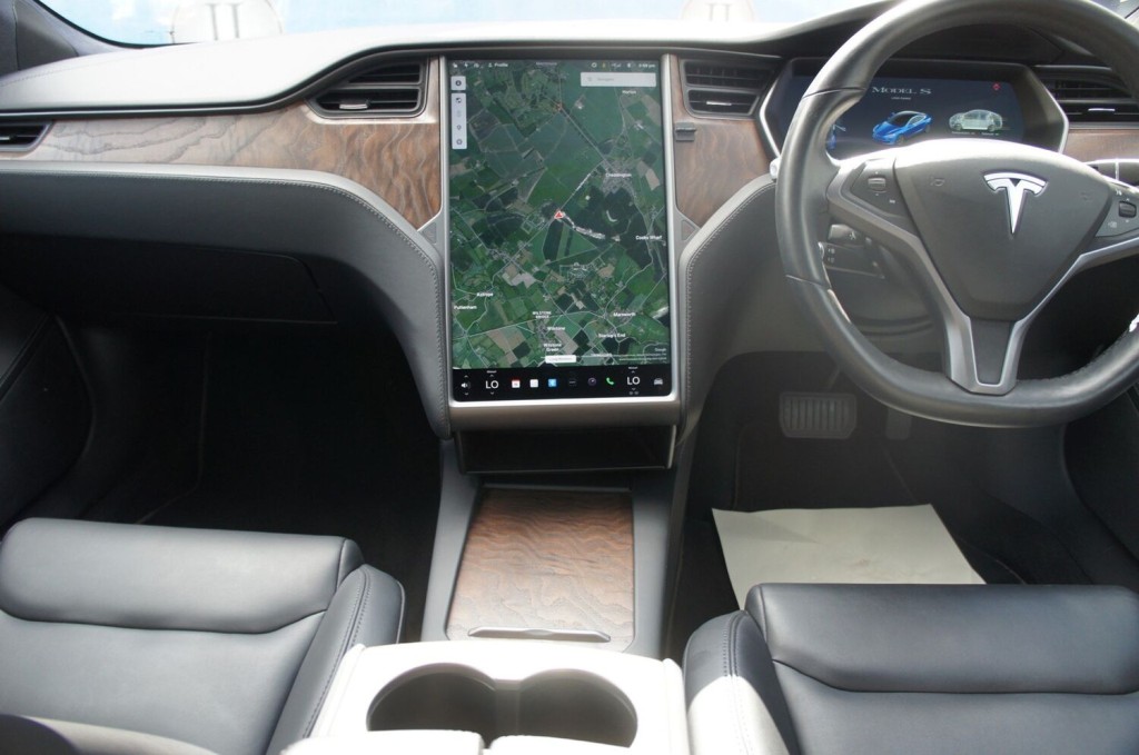 TESLA MODEL S