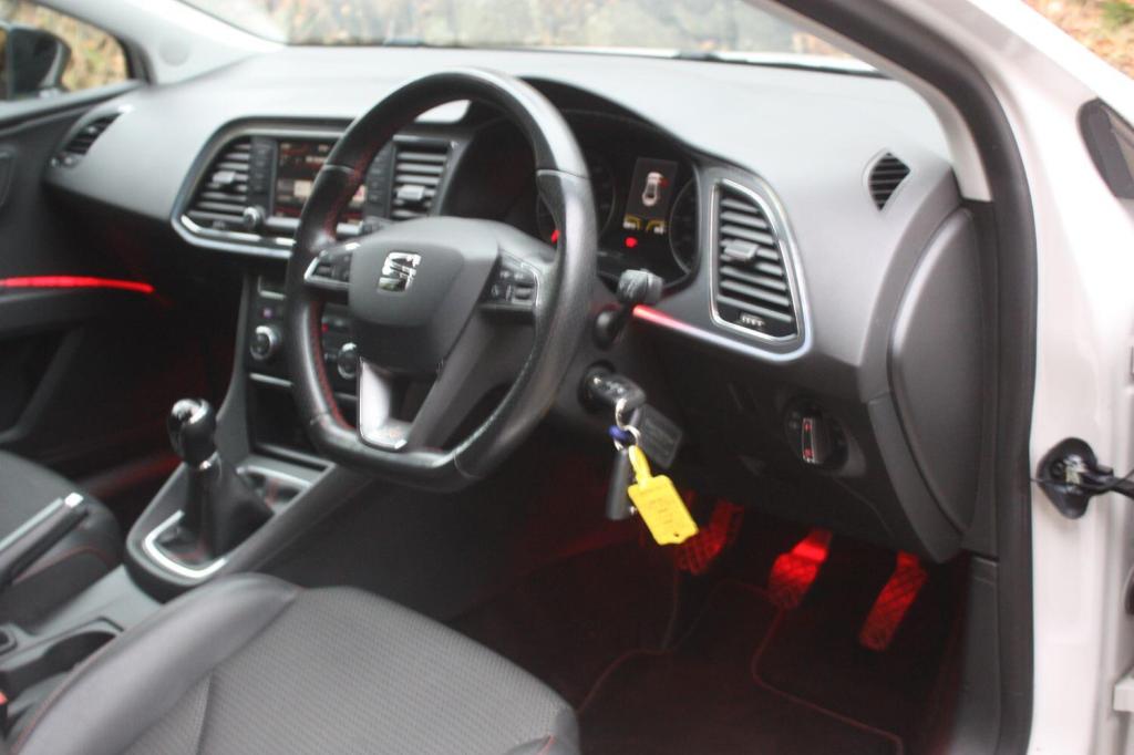 SEAT LEON