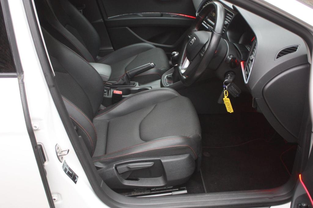 SEAT LEON