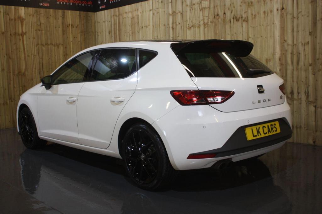 SEAT LEON