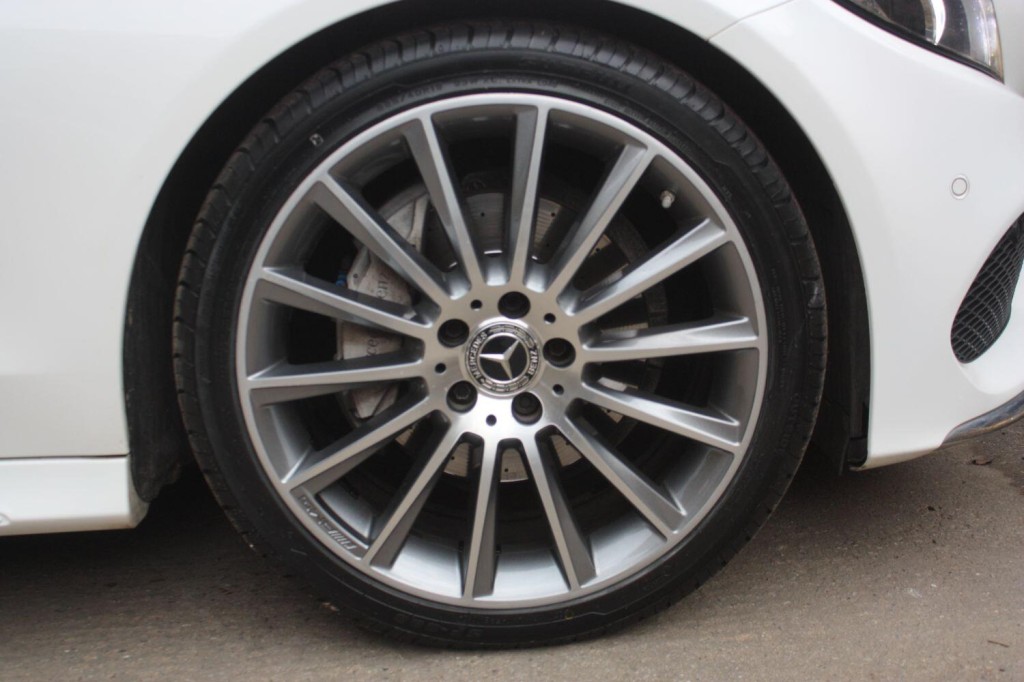 MERCEDES-BENZ C CLASS