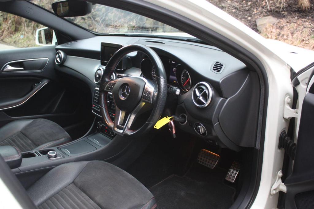 MERCEDES-BENZ GLA CLASS