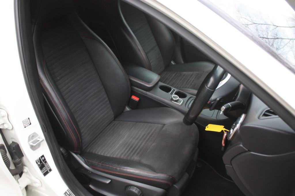 MERCEDES-BENZ GLA CLASS