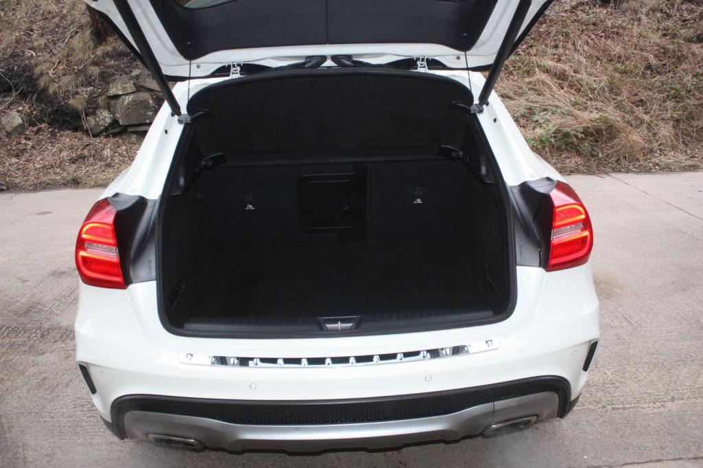 MERCEDES-BENZ GLA CLASS