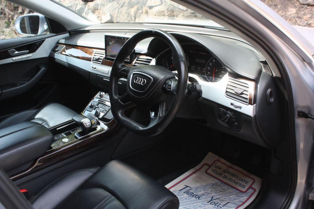 AUDI A8
