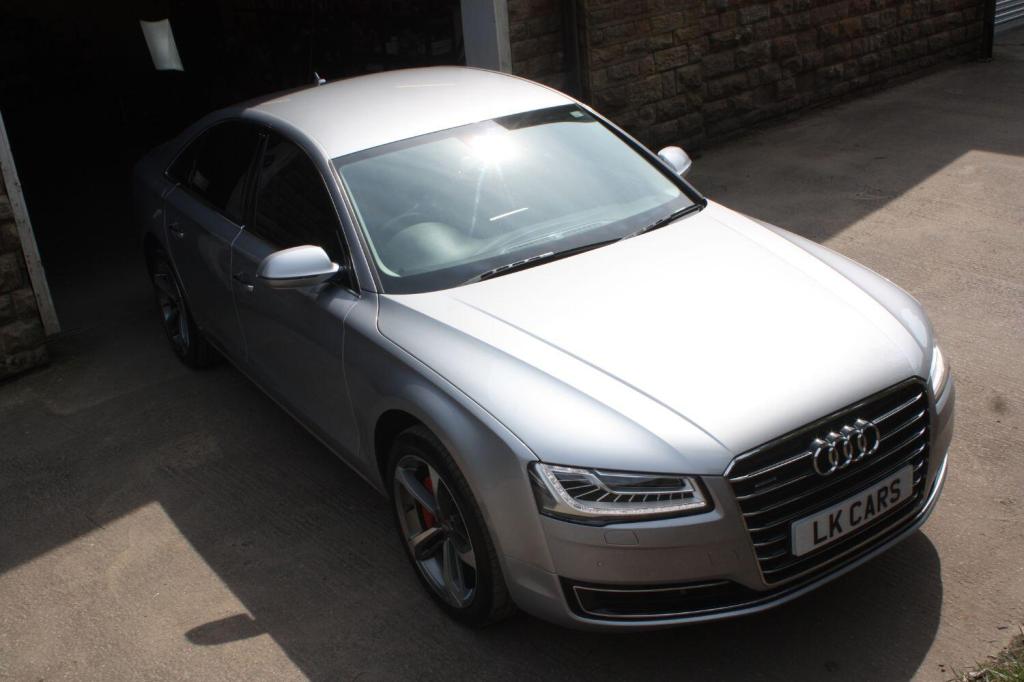 AUDI A8