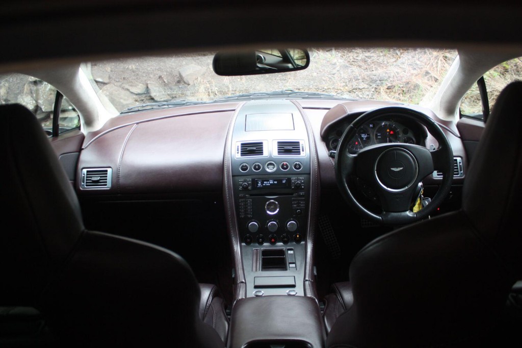View ASTON MARTIN VANTAGE 4.3 V8