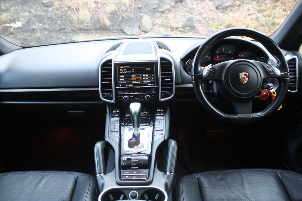 View PORSCHE CAYENNE 3.0 TD V6