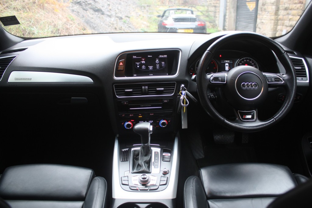 View AUDI Q5 3.0 TDI V6 S line Plus